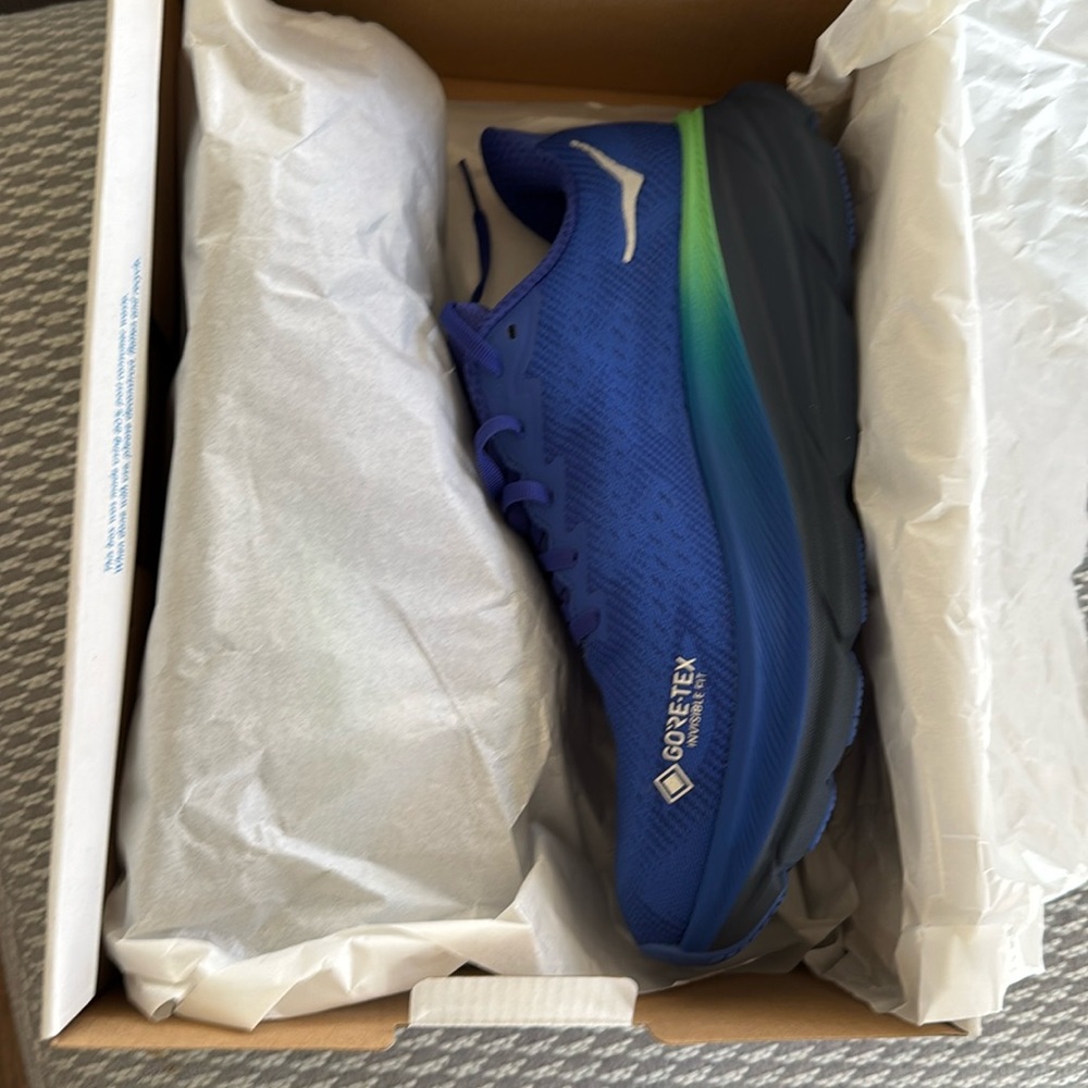 NWT in Box Hoka M Clifton 9 GTX Blue size 10D